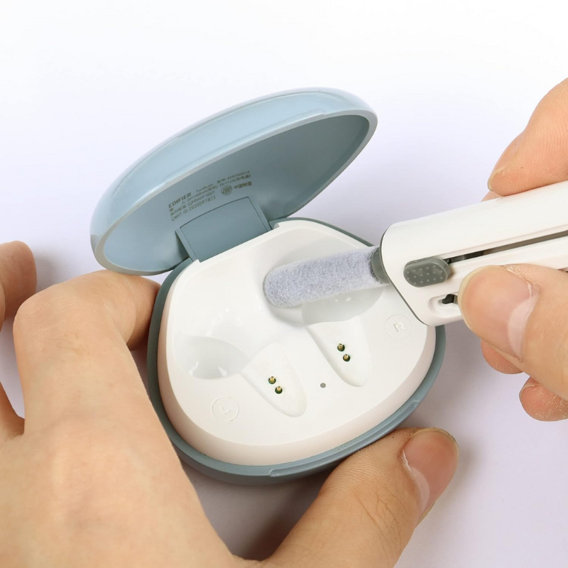 4 in 1 Multi Functional Earbud Cleaning Kit