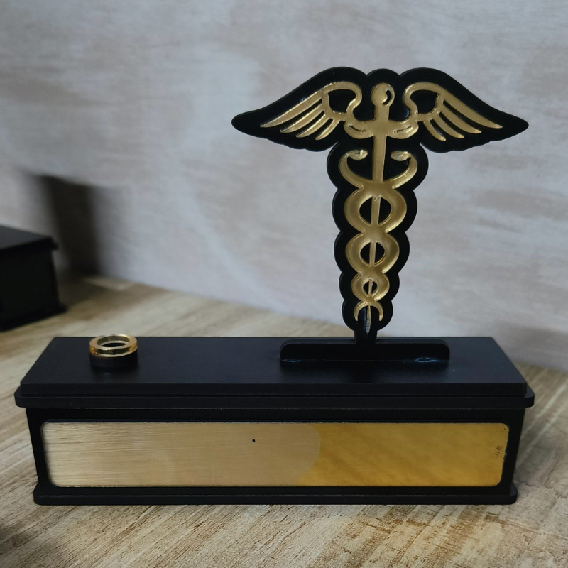 Doctor’s Honor Pen Holder